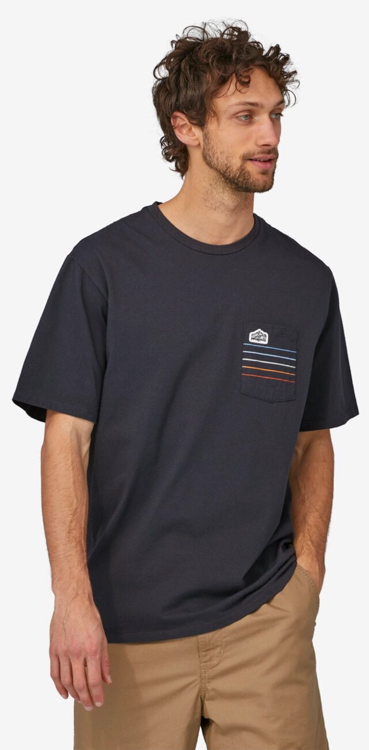 T-Shirt Patagonia Men Line Logo Ridge Stripe Organic Pocket Ink Black 4 T-Shirt Patagonia Men Line Logo Ridge Stripe Organic Pocket Ink Black - Afbeelding 2