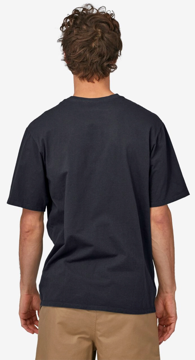 T-Shirt Patagonia Men Line Logo Ridge Stripe Organic Pocket Ink Black 5 T-Shirt Patagonia Men Line Logo Ridge Stripe Organic Pocket Ink Black - Afbeelding 3