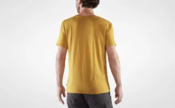 T-Shirt Fjallraven Men Logo Dark Olive 10 T-Shirt Fjallraven Men Logo Dark Olive -The North Kleding Winkel 4 Fjallraven Logo T shirt M 87310 160 D MODEL FJR 2